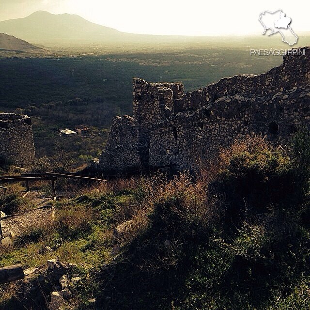 Avella - Castello Longobardo