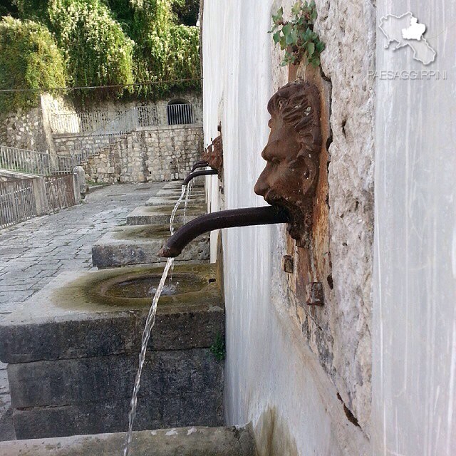 Torella dei Lombardi - Fontana monumentale