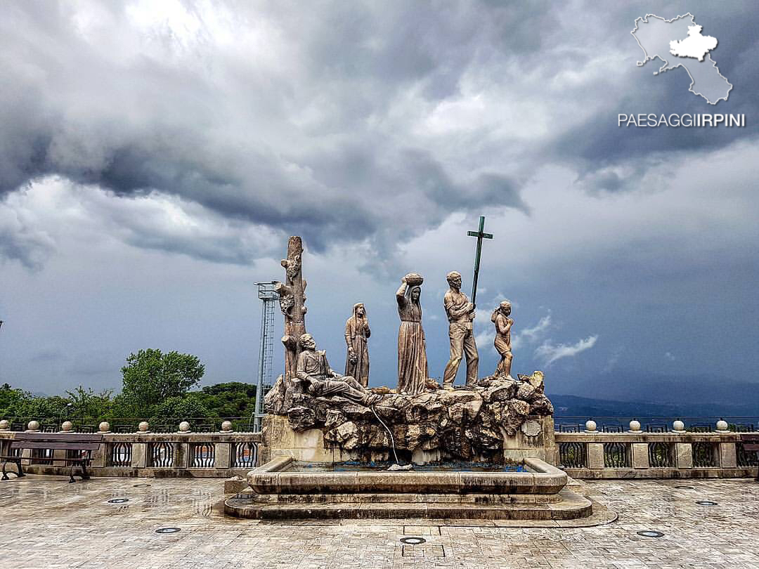 Ospedaletto d'Alpinolo - Monumento al Pellegrino