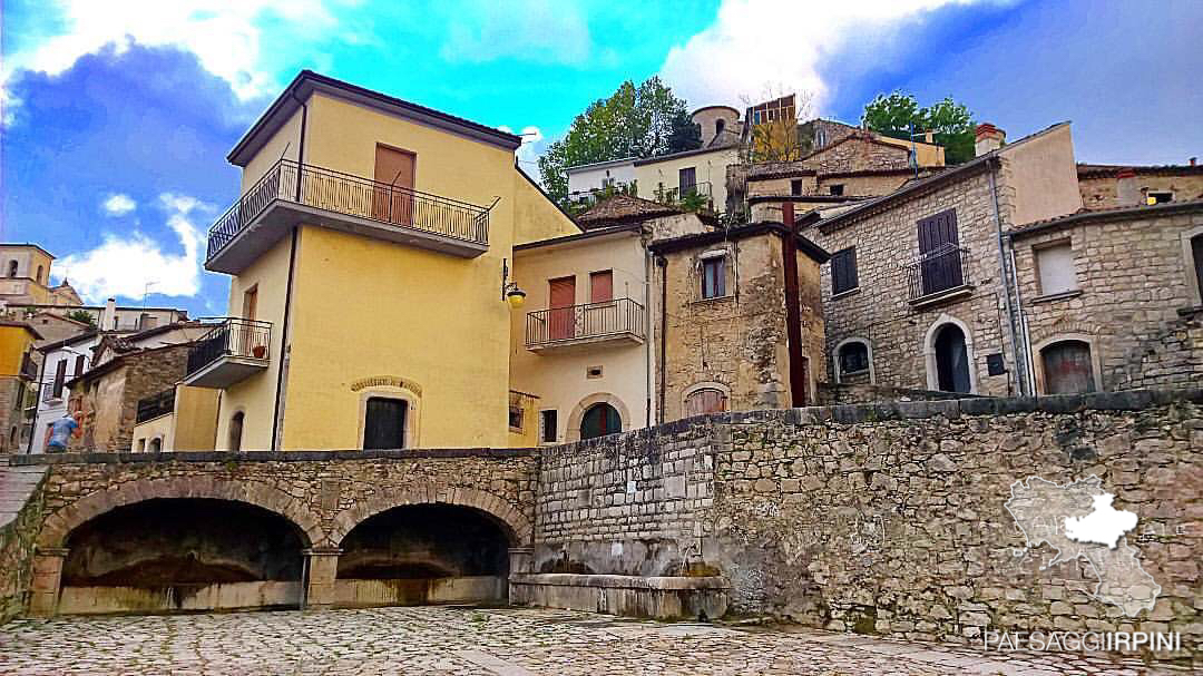 Gesualdo - Piazza Canale