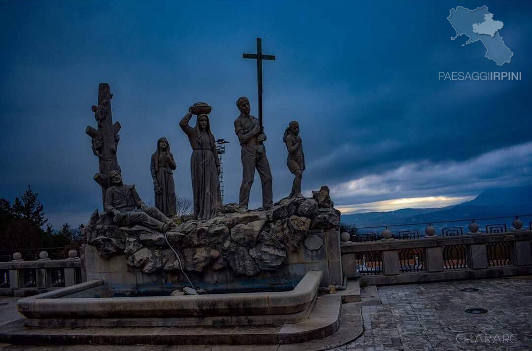 Ospedaletto d'Alpinolo - Monumento al Pellegrino