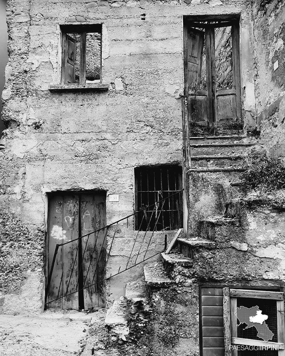 Vallesaccarda - Centro storico