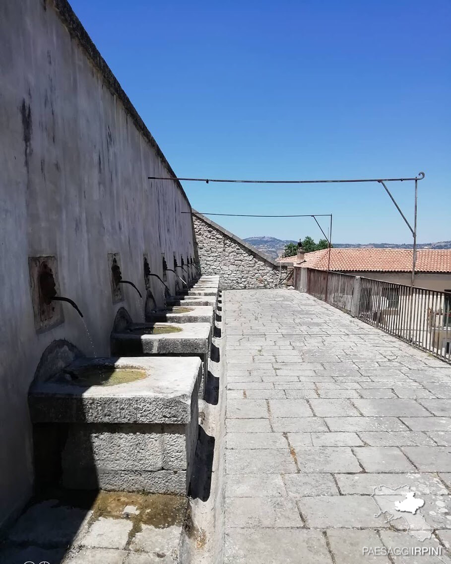 Torella dei Lombardi - Fontana monumentale