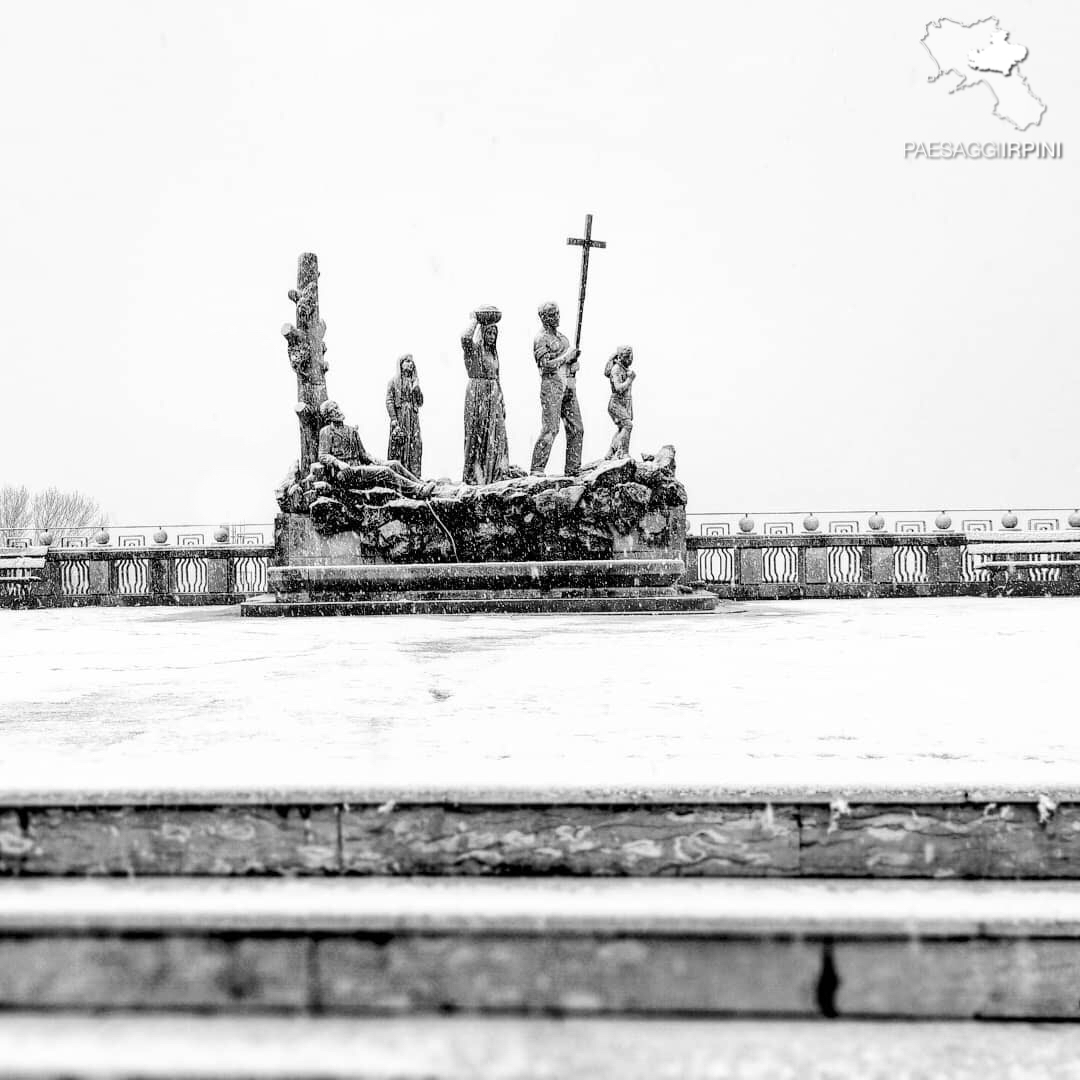 Ospedaletto d'Alpinolo - Monumento al Pellegrino