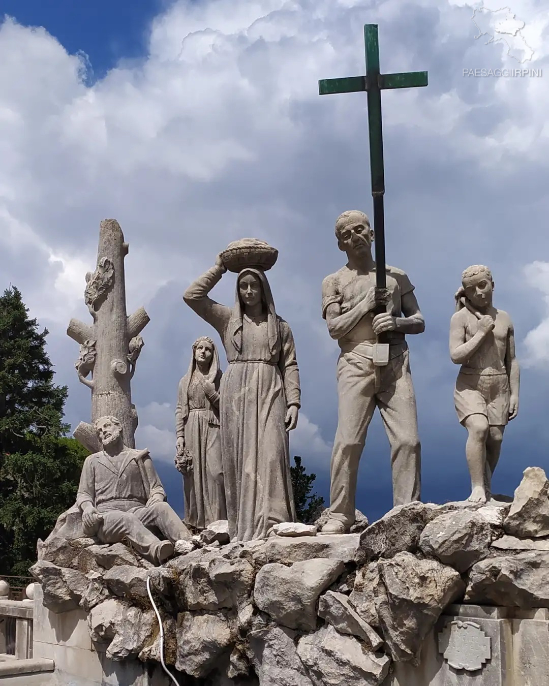 Ospedaletto d'Alpinolo - Monumento al Pellegrino