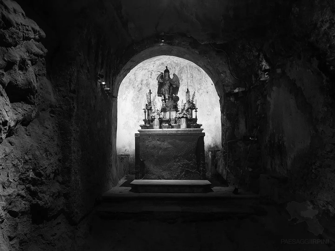 Tufo - Grotta di San Michele
