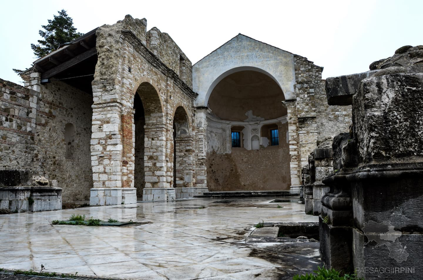 Conza della Campania - Basilica di S. Maria Assunta in Cielo