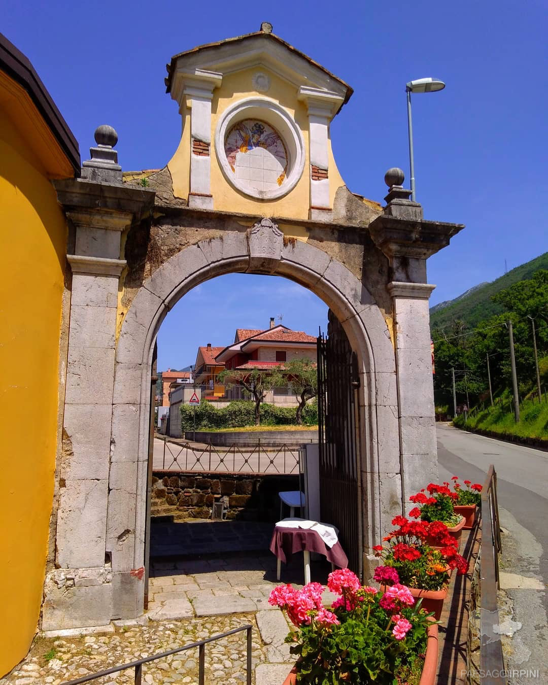 Montoro - Arco di San Michele Arcangelo