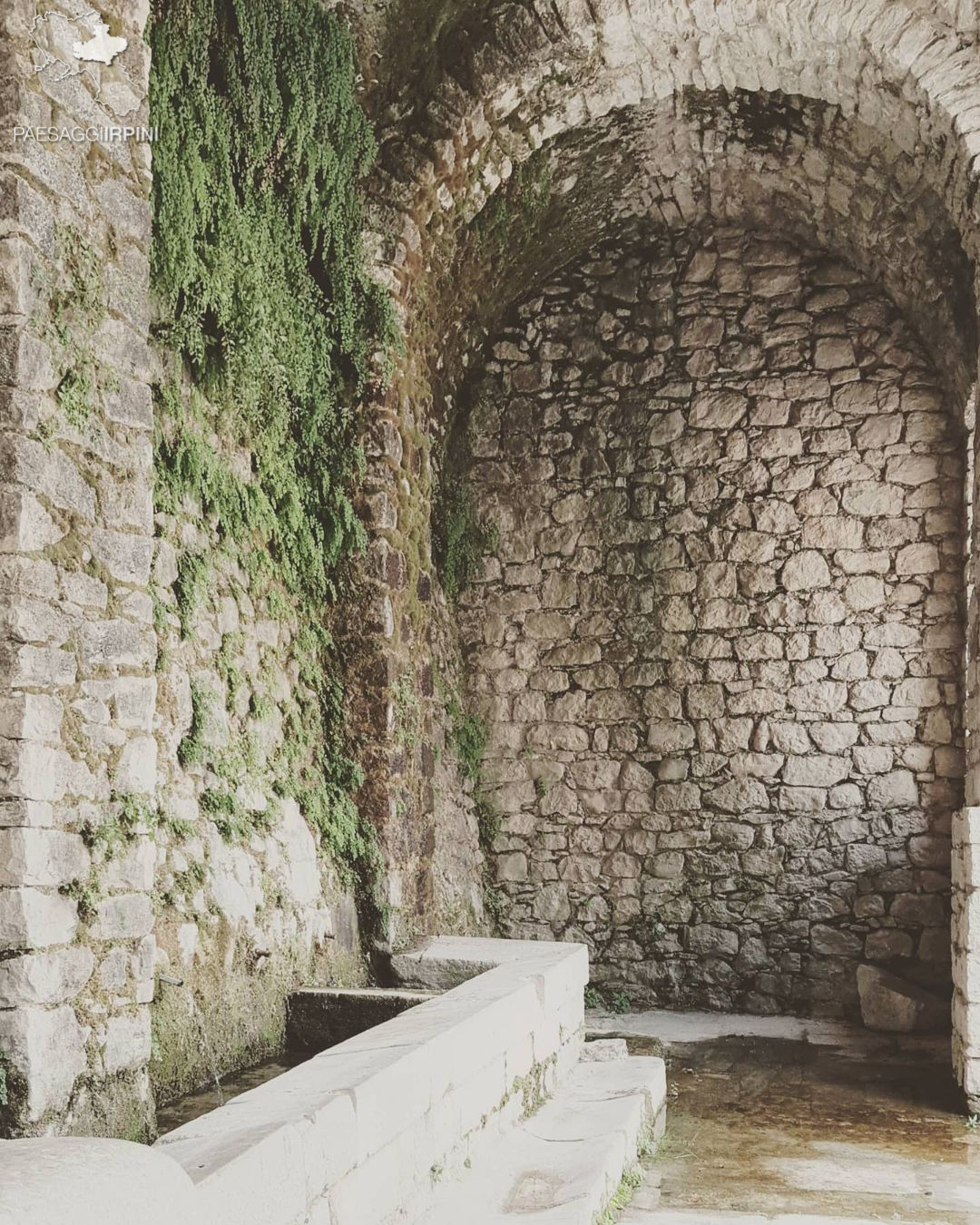 Torella dei Lombardi - Fontana monumentale